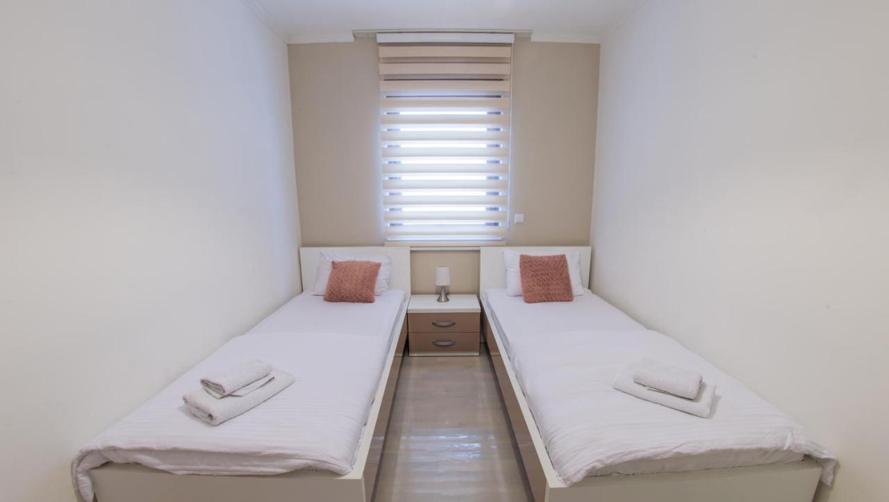 Apartment Light De Luxe - With Old Bridge View Mostar Exterior photo
